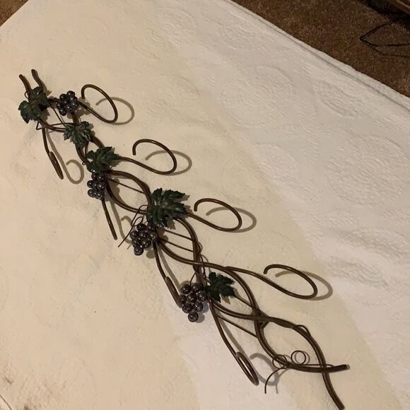 Wine bottle wall hanging. - Picture 6 of 10